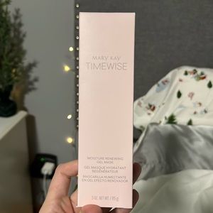 Brand new in box Mary Kay moisture renewing gel mask